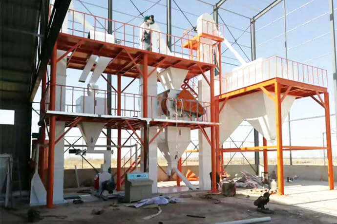 Feed pelletizing and cooling station